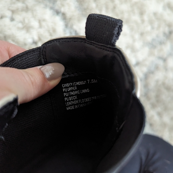 Chelsea Boot - Picture 3 of 6